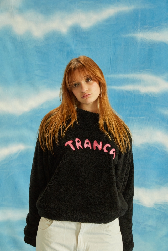 Buzo peluche negro tranca