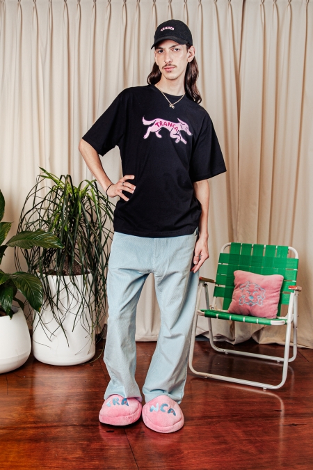 Remera Tranca Perro Negra