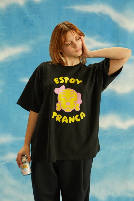 Remera Estoy Tranca Negra